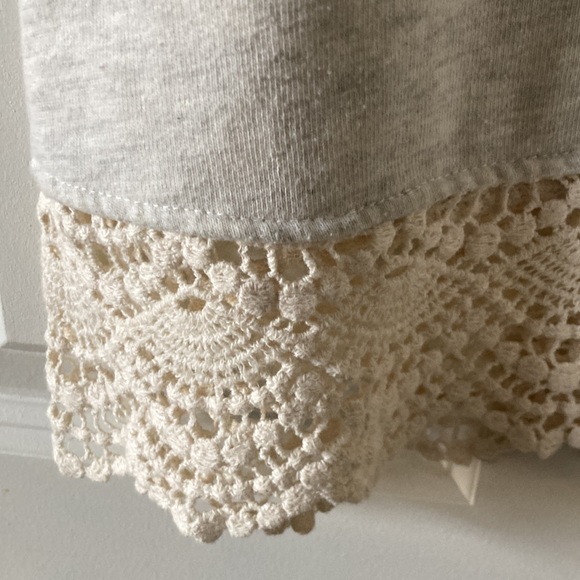 Delia’s cute eyelet dress - Picture 4 of 6